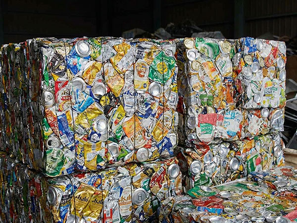 アルミ缶バラ／プレス